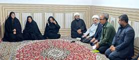 نماینده ولی‌فقیه در سیستان و بلوچستان با خانواده‌های سه شهید «رمضان» در زابل و هامون دیدار کرد
